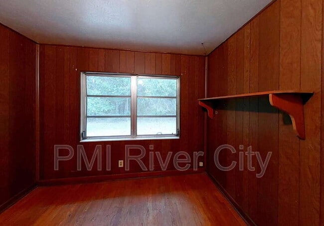 Building Photo - 7473 Greenway Dr