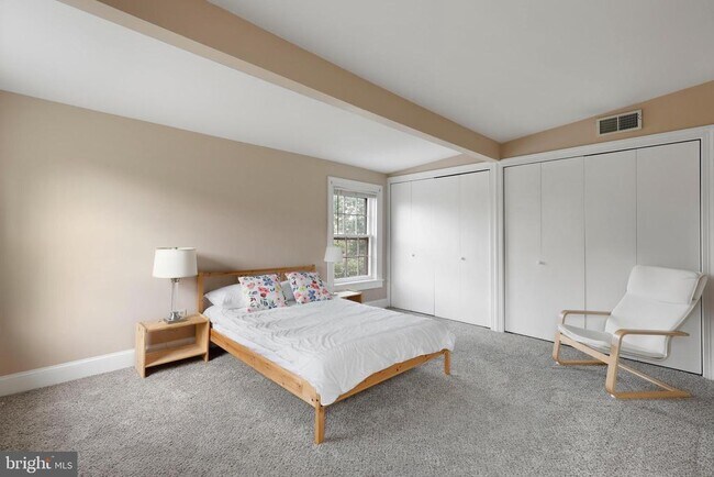 Building Photo - 1435 Bolton St