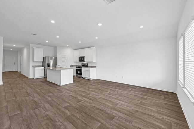 Building Photo - 31230 Yatesbury Ln