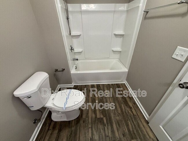 Building Photo - 209 Wexford Dr