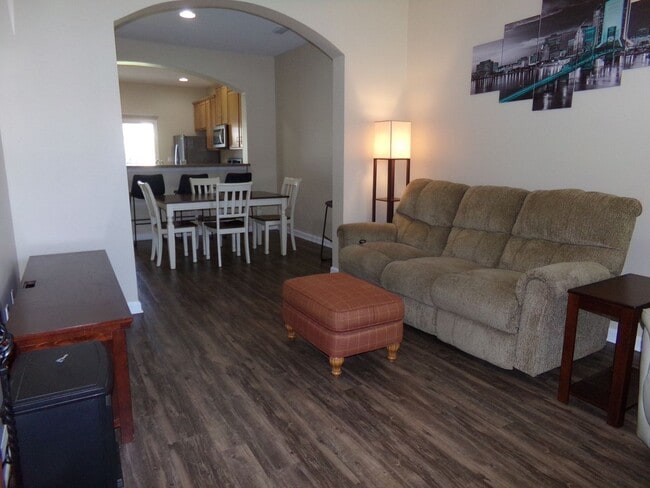 Building Photo - Townhome in Sumerlin at Bartram Park