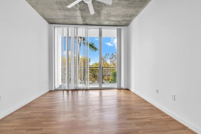 Building Photo - 300 S Australian Ave