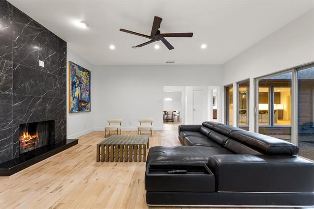 Building Photo - 9415 Hill View Dr