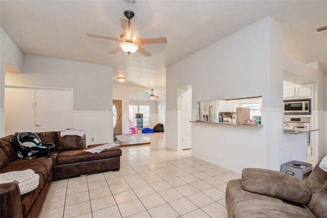 Building Photo - 5010 Village Springs Dr