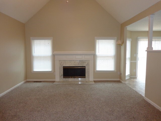 Building Photo - 1728 Victoria Way NW