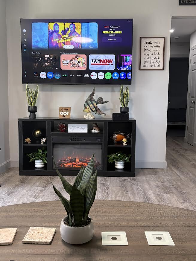 Living Room - 114 Greenway Blvd