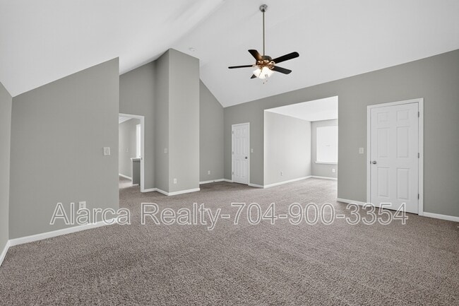 Building Photo - 2041 White Cedar Ln