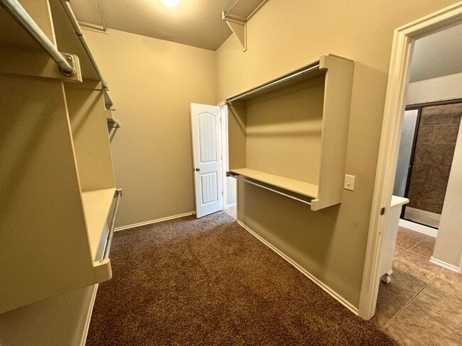 Building Photo - 4 bed 2 bath in Edmond