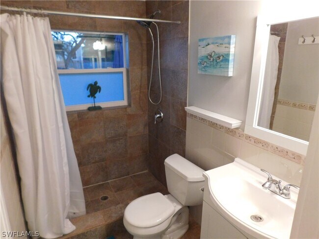 Building Photo - 74 7th St