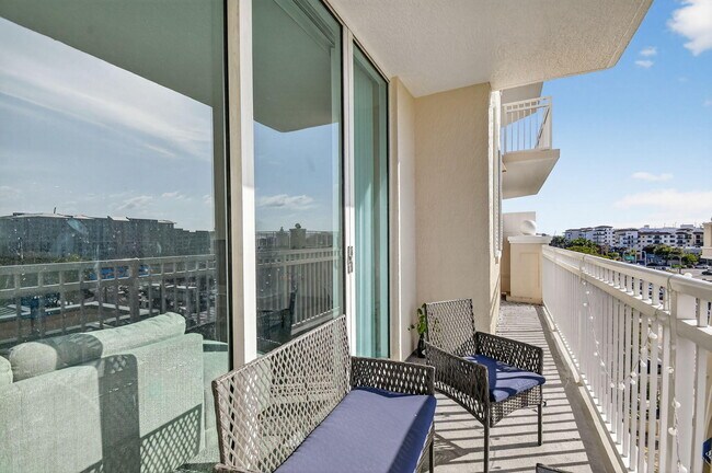 Building Photo - 350 N Federal Hwy