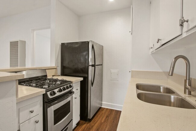 Interior Photo - 519 Hill St in Santa Monica!  Steps to Main St and the beach!