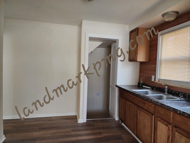 Building Photo - 7667 Bramell