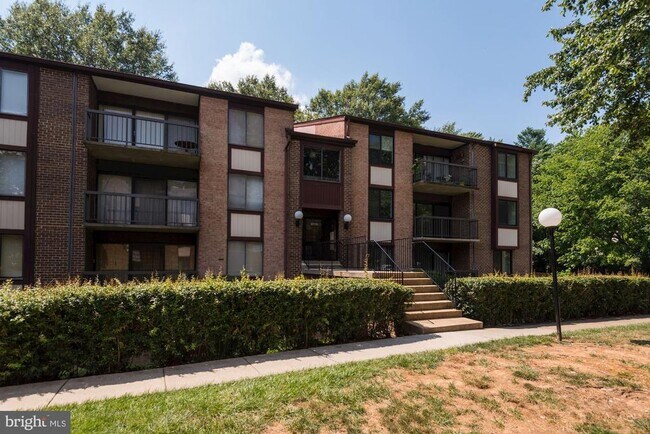 Building Photo - 9708 Kingsbridge Dr