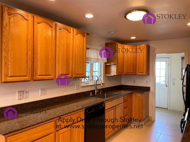 Building Photo - 2981 Pacific St