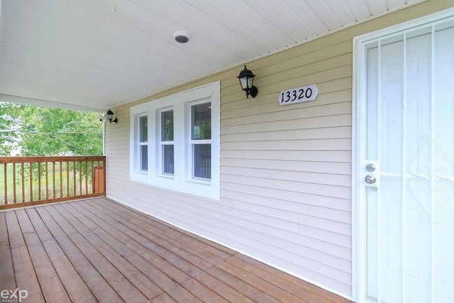 Building Photo - 13320 Jane Ave