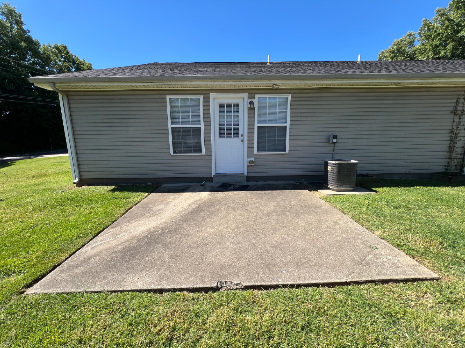 Building Photo - 9063 Pembroke Oak Grove Rd