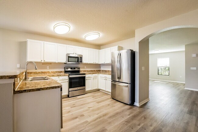 Building Photo - 2353 Bexley Dr