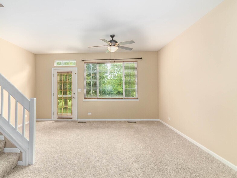 Building Photo - 3023 Anton Dr