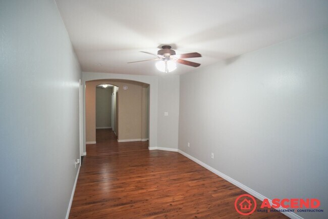 Building Photo - Lovely Home in Northwest Bakersfield