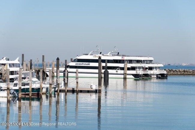 Building Photo - 25 King James Ln