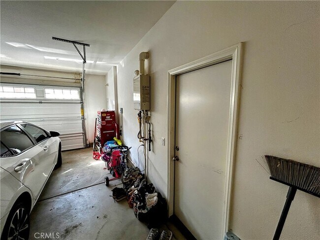 Building Photo - 631 S Brampton Ave