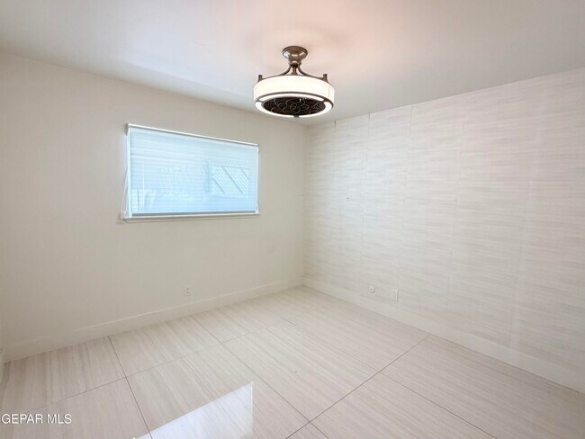 Building Photo - 8500 Edgemere Blvd