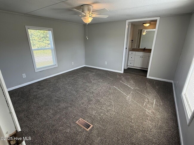 Building Photo - 122 Osage Ln