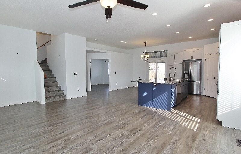 Building Photo - 1904 N Duck Hawk Ave