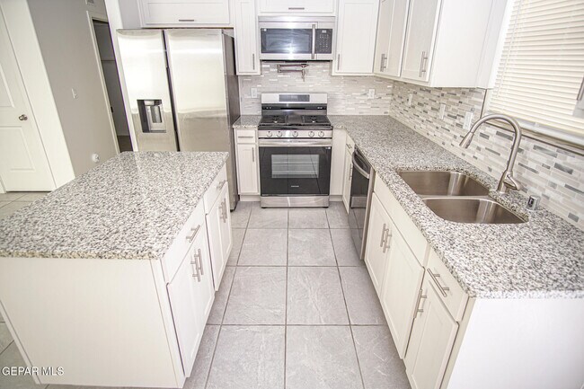 Building Photo - 13106 Cleethorpes St