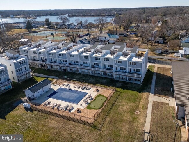 Building Photo - 308 Douglas Ave