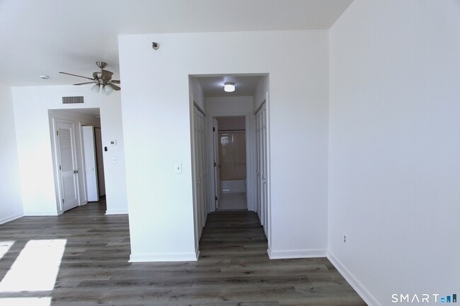 Building Photo - 1838 Black Rock Tpke