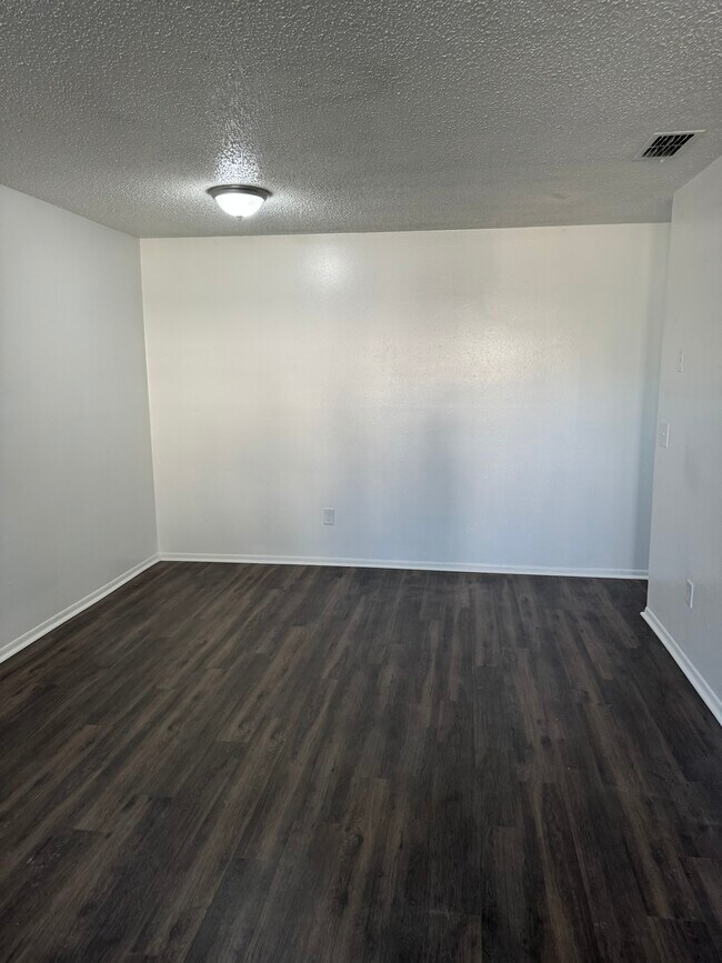 Building Photo - 8550 Channelview Cir
