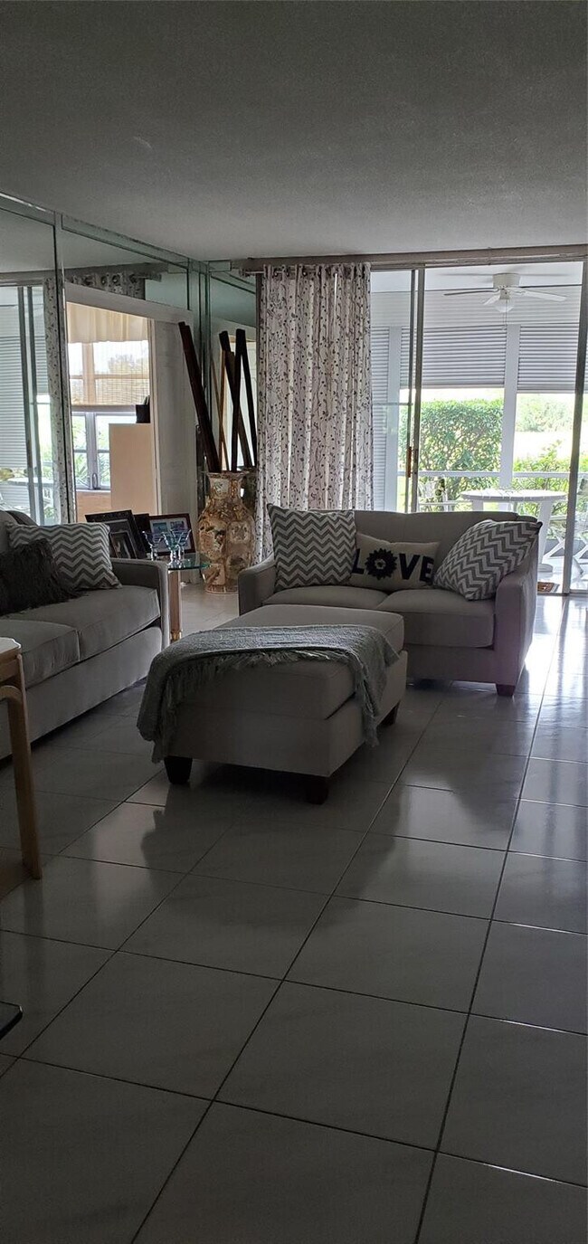 Building Photo - 2671 S Course Dr