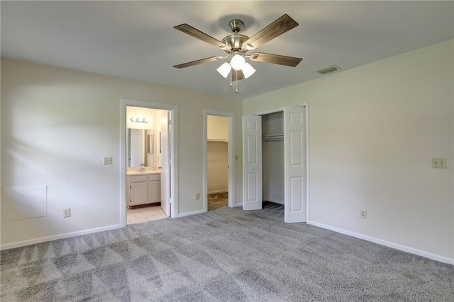 Building Photo - 950 Landsdowne Dr