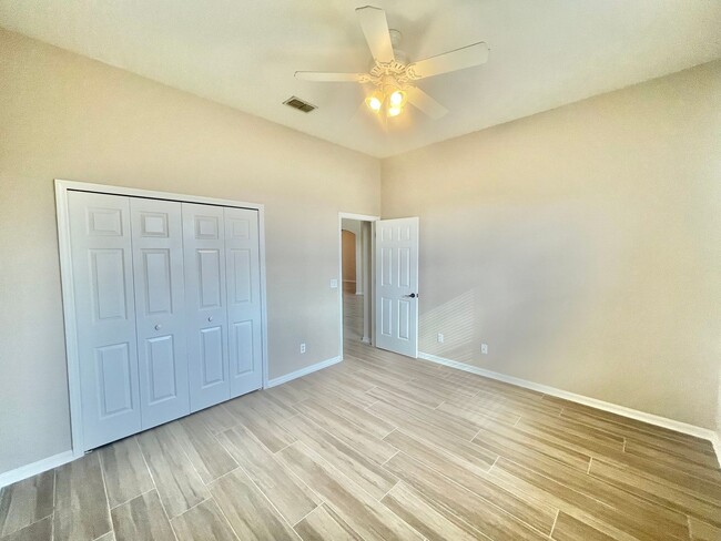 Building Photo - Stunning 4-Bed, 2-Bath Home for Rent in He...