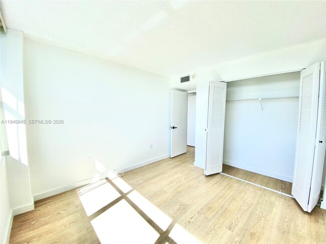 Building Photo - 1200 NE Miami Gardens Dr