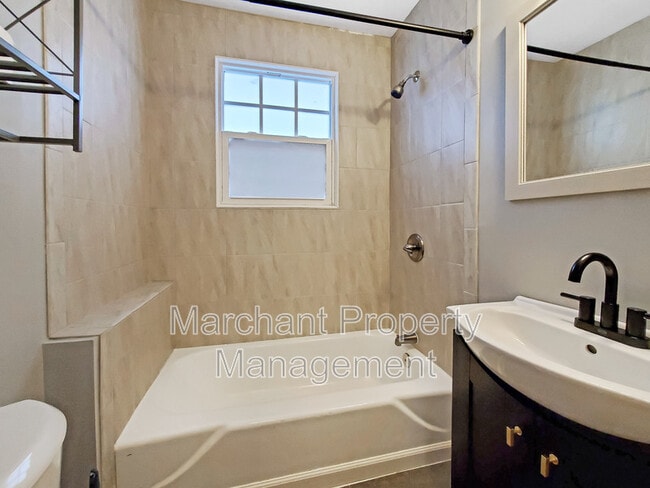 Building Photo - 114 Central Ave