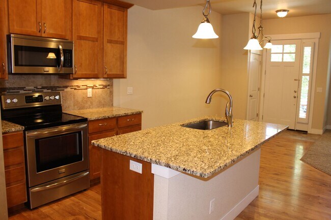 Building Photo - Modern Chic 2 Bedroom Condo