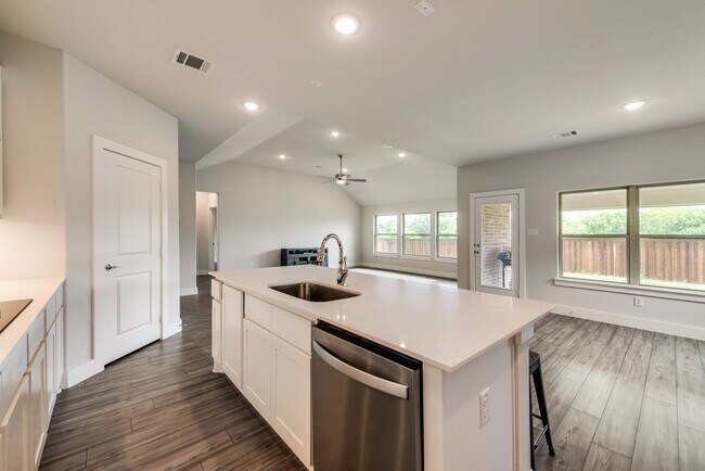 Building Photo - 243 Frio Dr