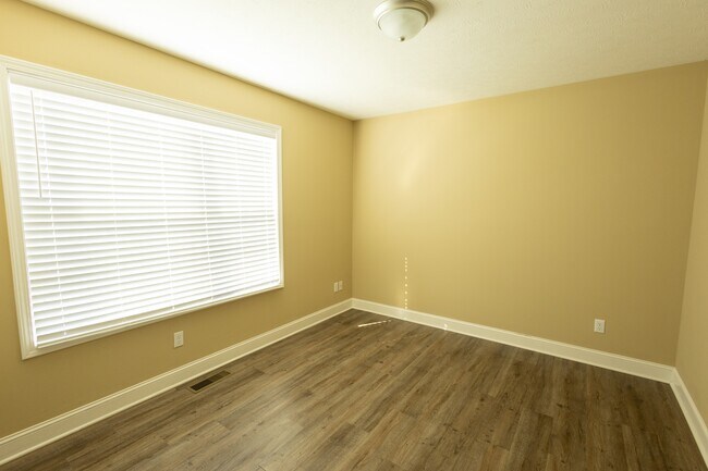 Building Photo - 328 Fairbanks Ave