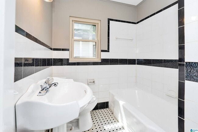Building Photo - 309 Midwood Ave
