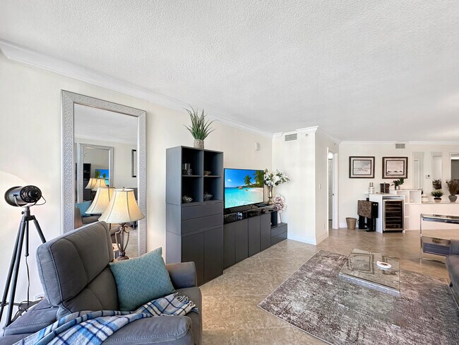 Building Photo - 3000 N Ocean Dr