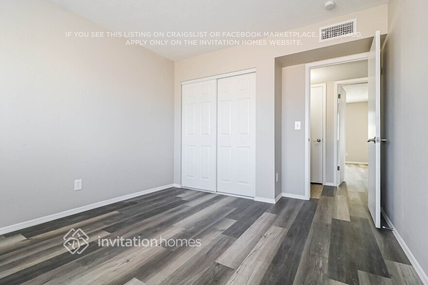 Building Photo - 8937 W Malapai Dr