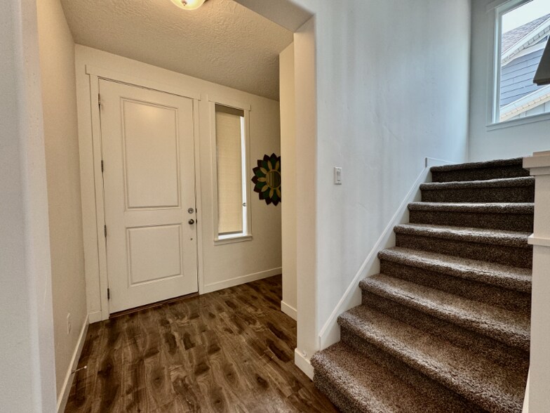 Building Photo - 3695 Desert Meadow Way