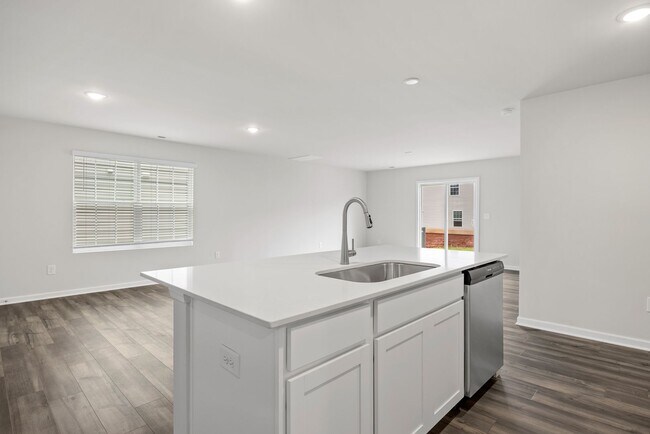 Building Photo - New constructed 5 bed 3 Bath Inman SC