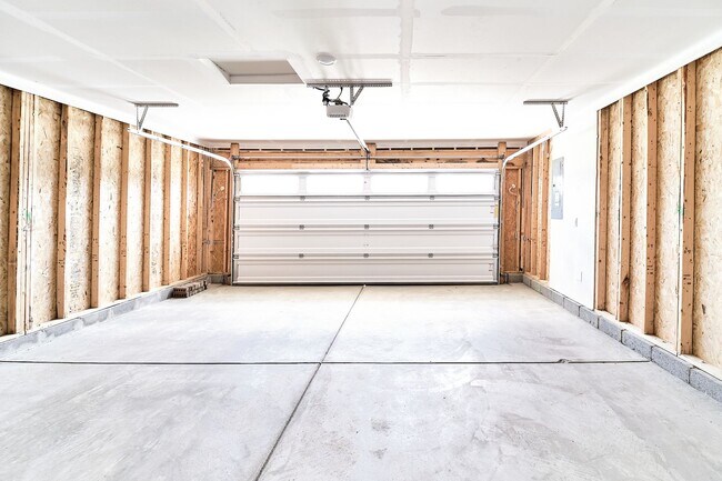 Building Photo - 404 W Monroe St