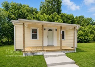 Building Photo - 754 Meade St
