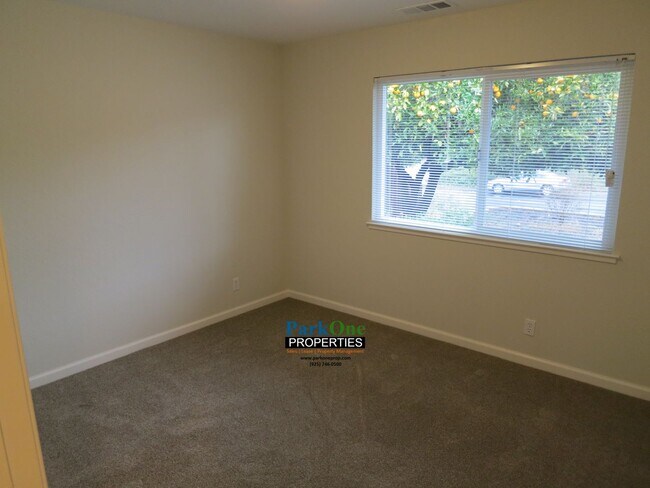 Building Photo - 5446 Louisiana Dr