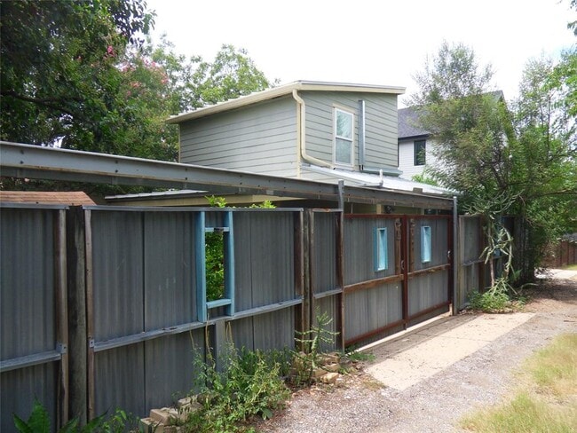 Building Photo - 1309 Singleton Ave