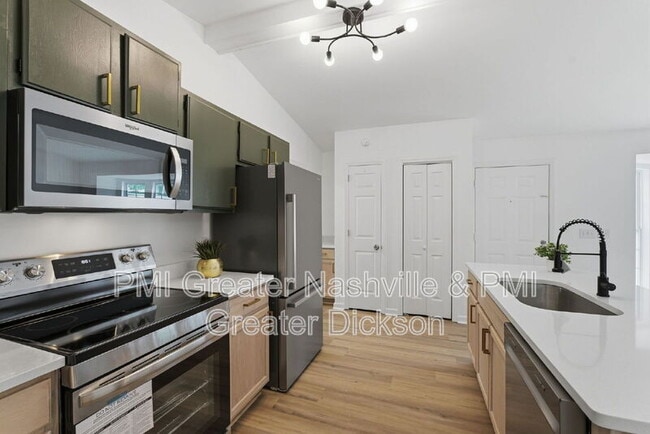 Building Photo - 3051 Casa Dr